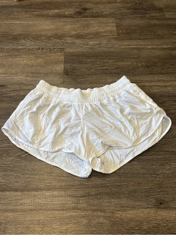 Lululemon Hotty Hot Low Rise Lined Short 2.5” - Image 7