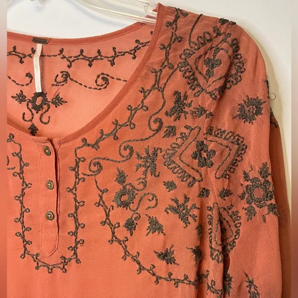 Free People Pennies Sequel Embroidered Peasant Semi-Sheer Blouse Sz M - Image 8