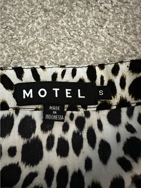 Motel Rocks Midi Skirt Leopard Print with Leg Slit - Image 2