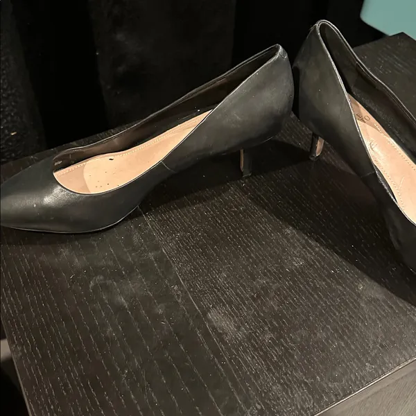Vince Camuto Black Leather Heels - Image 3