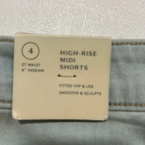 Universal Threads High Rise Button Fly Denim Shorts Size 4 Light Wash - Image 5