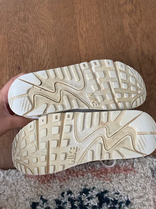 Nike Shoes - Image 4