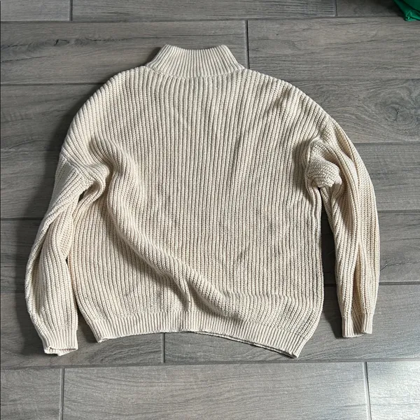 H&M Divided Beige Knit Sweater - Image 4