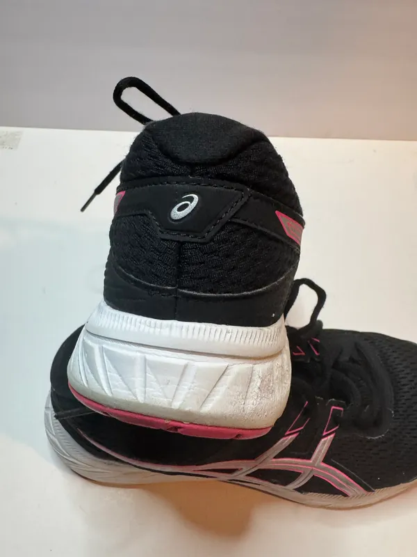 Womens Gel Contend 6 Size 8 #1012A570 - Image 10