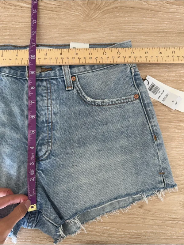Aritzia Denim Forum 26 NEW The Yoko Shorts Light Wash Cut Off Cotton - Image 5