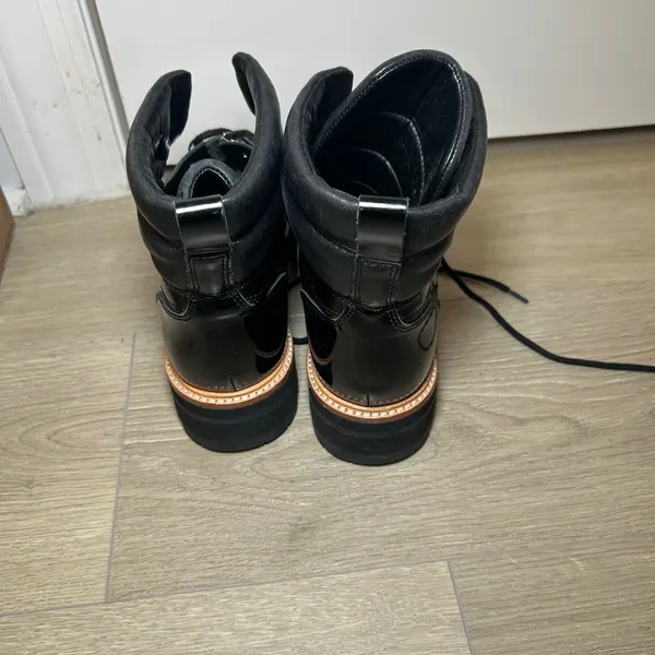Marc Fisher Black Patent Leather Combat Boots Lug Sole Lace Up Womens 9.5 - Image 4