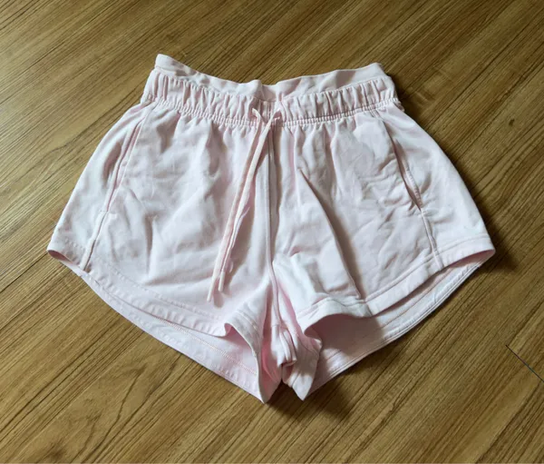 Lululemon Inner Glow Shorts 3” size 6 - Image 4