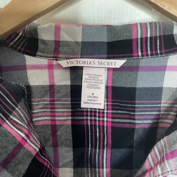 Victoria's Secret Pink Black Plaid Button-Up Pajama Top Size Medium - Image 3