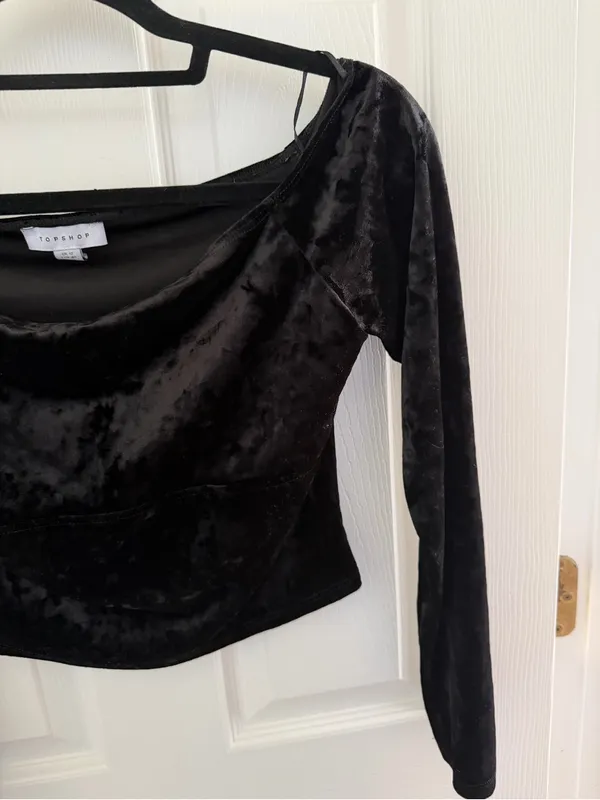 Topshop Black Velvet Long Sleeve Crop Top Size 8 - Image 2