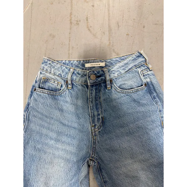 PacSun Mom Jeans Light Wash High Waisted Denim Blue Size 22 - Image 3