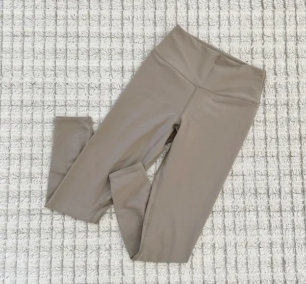 Abercrombie YPB Gray Leggings - Image 3