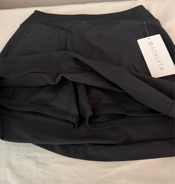 Woman’s Athleta black golf skort- small - Image 5