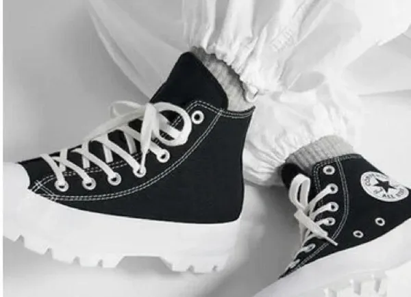 Converse Chuck Taylor All Star Hi Lugged – W 10, Black/White, Lightly Worn - Image 2