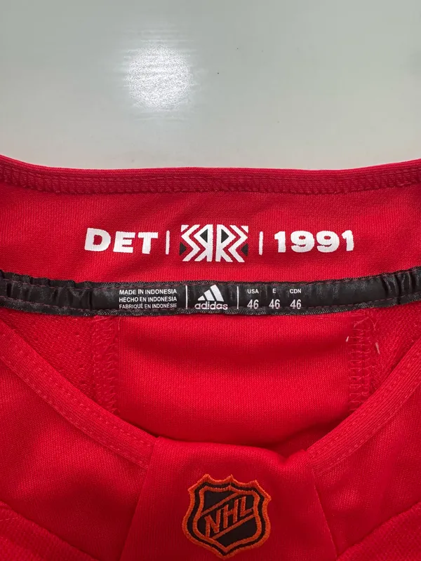 Adidas Reverse Retro 2.0 Detroit Red Wings Dylan Larkin #71 Jersey Size 46 - Image 3