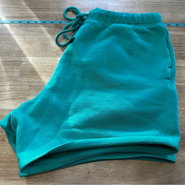 1019. Fear of God Essentials Fleece Running Short 'Mint Leaf' men sz large - Image 6