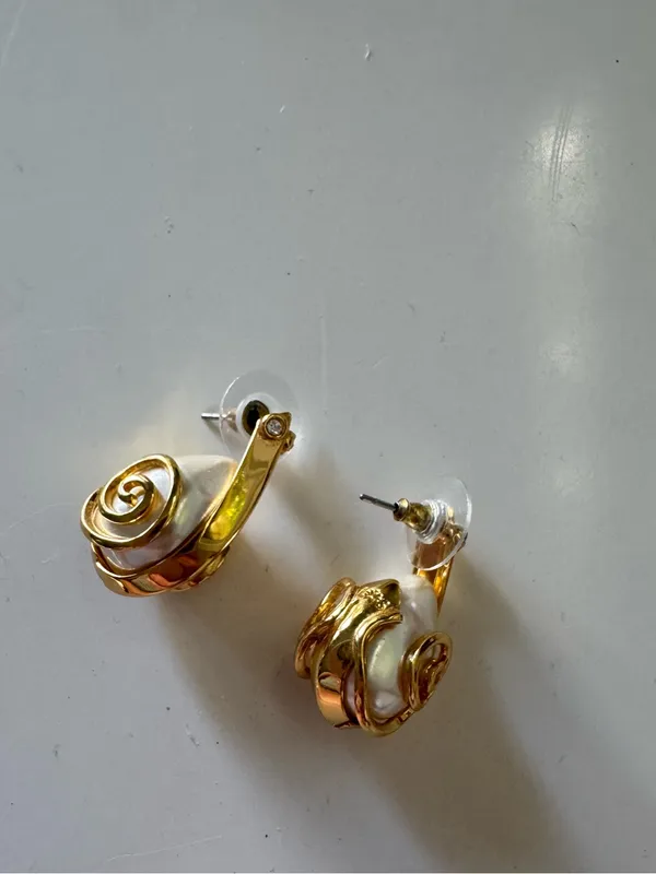 Lele Sadoughi Snail Hoop Earring in Pearl - Image 3