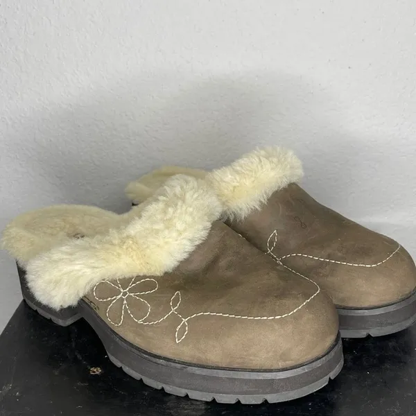 UGG‎ 5464 Blossom Mules - Image 6
