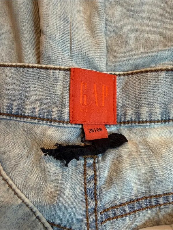 GAP lightweight acid wash jeans - Image 4