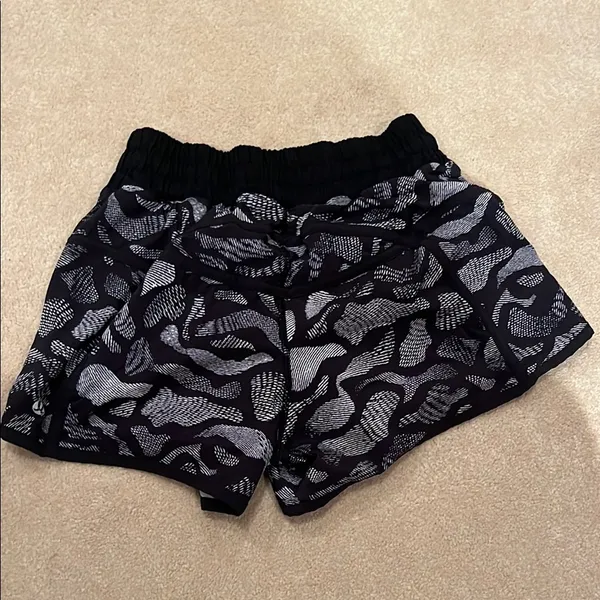 Lululemon Women’s Black and Gray Women's Shorts - Image 2