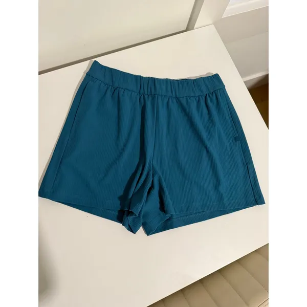$28 New Crz Yoga Ribbed Sweat Shorts - Small - Green - Image 2