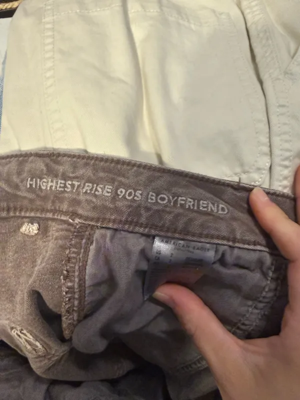 American Eagle Jeans - Image 4
