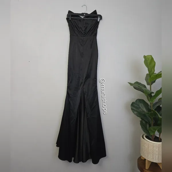 Moda Glam Delphine Strapless Mermaid Gown Black - Image 7
