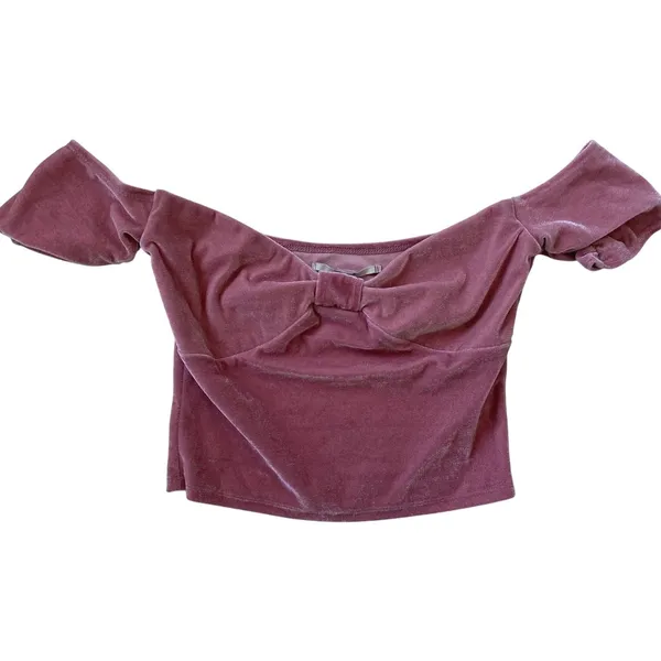 Kimchi Blue UO Esme Pink Velvet Off The Shoulder Knot Front Crop Top Wmns Medium - Image 5