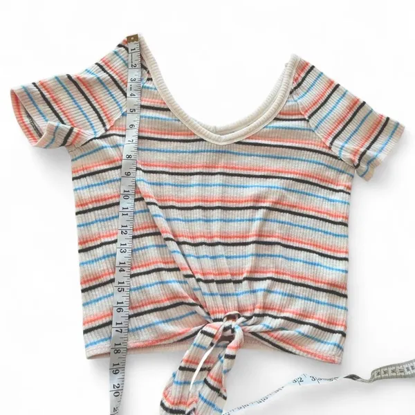 Abercrombie Fitch Top Shirt Short Sleeve Women Small Tie Bottom Tie Front Scoop - Image 6