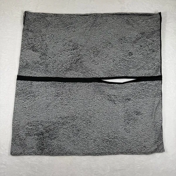 Lululemon Vinyasa Scarf Black White Static Print Snap‎ Convertible Infinity Wrap - Image 2