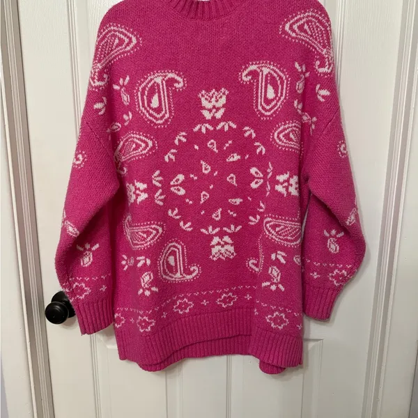 American Eagle pink crewneck oversized sweater paisley western size medium‎ - Image 6