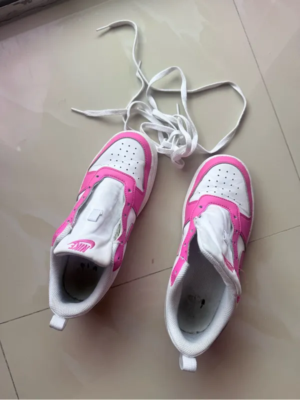 Nike Kids White and Pink Low-Top Sneakers - Image 2