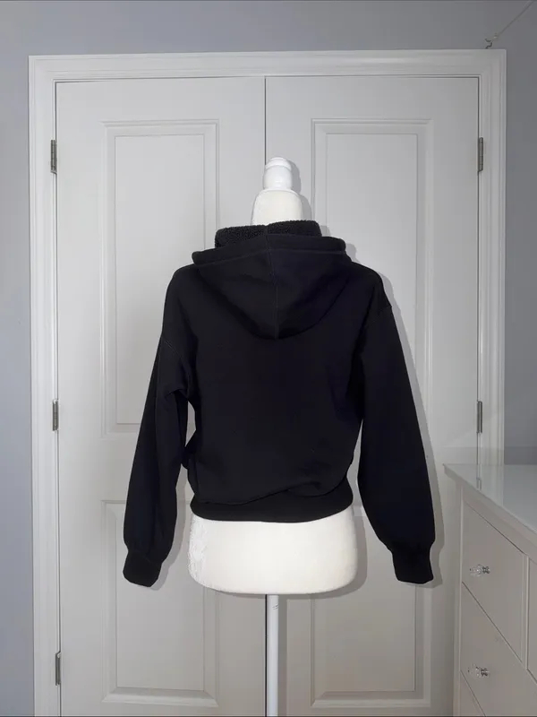 Uniqlo Women’s HEATTECH Pile-Lined Sweat Full-Zip Hoodie - Image 3