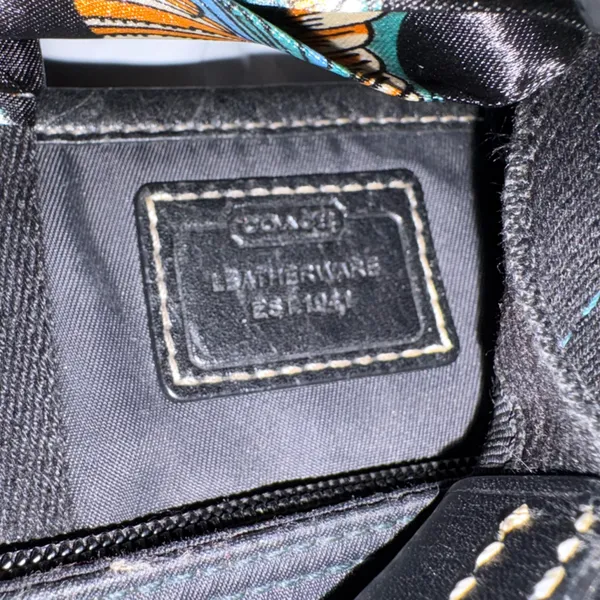 Coach‎ Hampton small nylon tote Black - Image 6