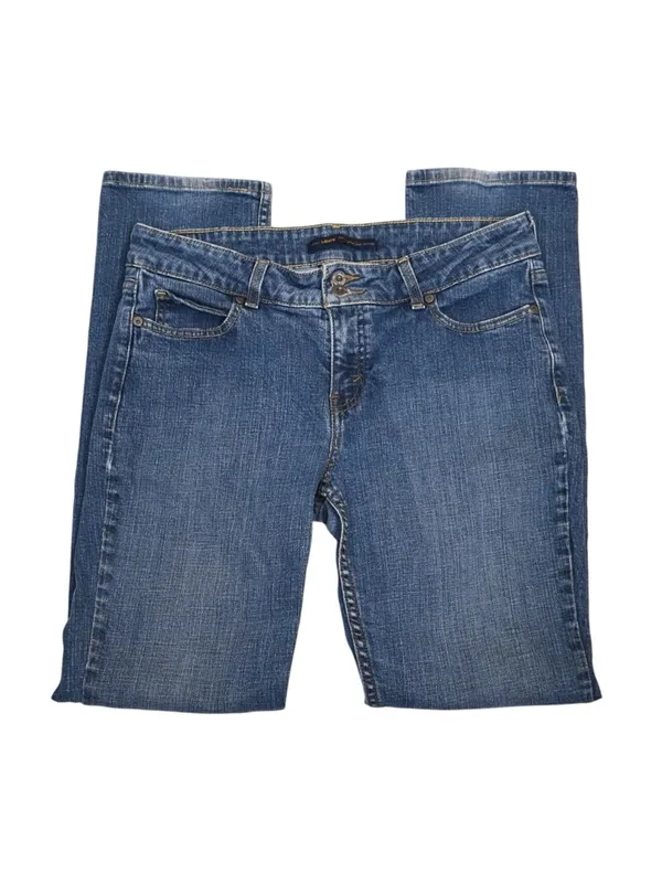 Levi's Women's Straight 526 Jean 10 - Image 4