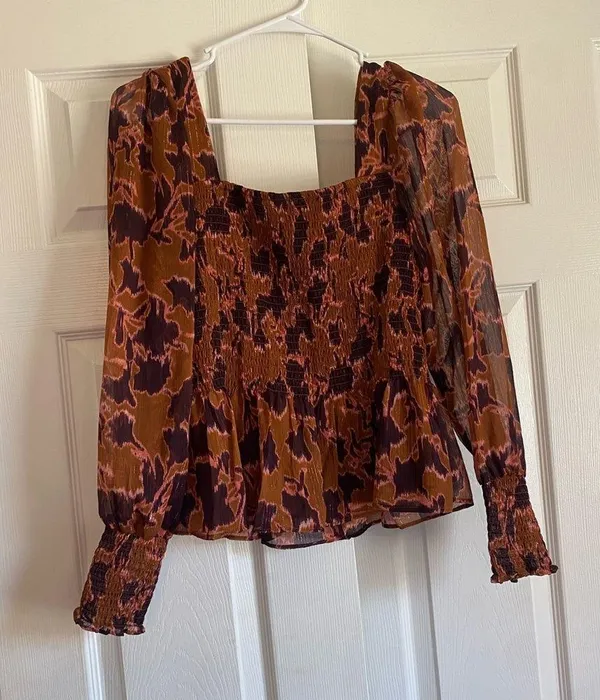 Nine West size medium brown purple floral sheer smocked long sleeve blouse - Image 5