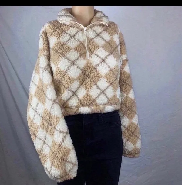 NEW Hollister sweater - Image 5