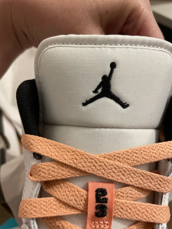 Air Jordan 1 Low - Image 11