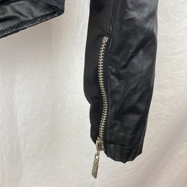 Cache Black Vegan Faux Leather Cropped Collarless Moto Zip Jacket XS - Image 4