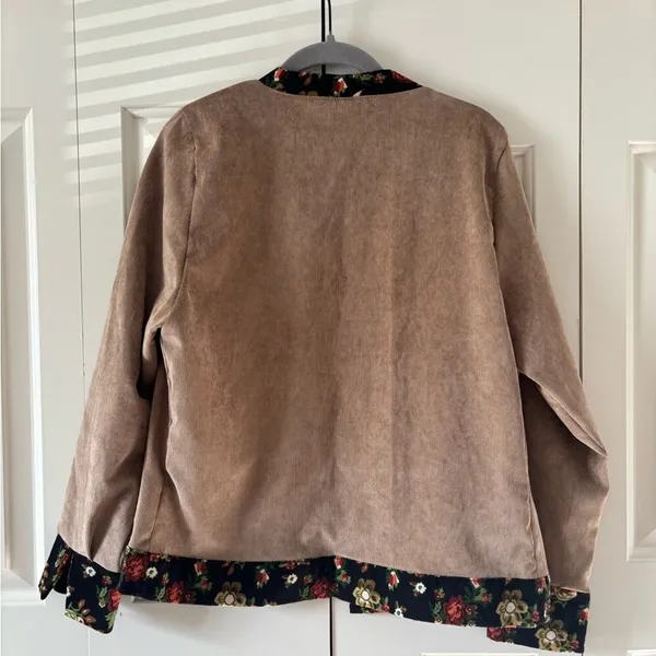 Floral Trim Tan Cardigan - Image 9