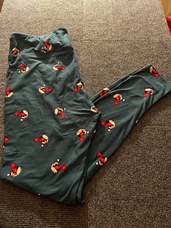 LuLaRoe Leggings OS Green Christmas penguins - Image 6