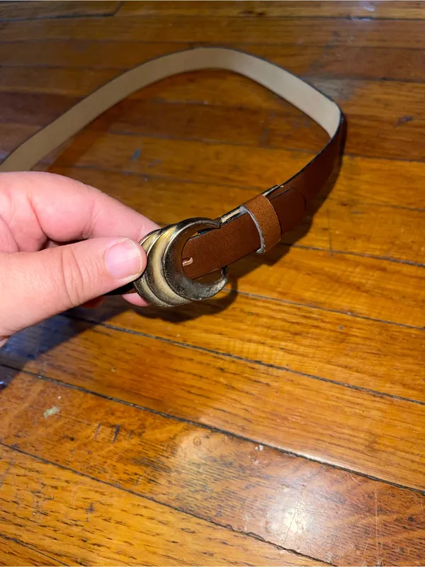 Vintage Brown Faux Leather Women’s Belt with Brass Buckle - Size 10 - Image 4
