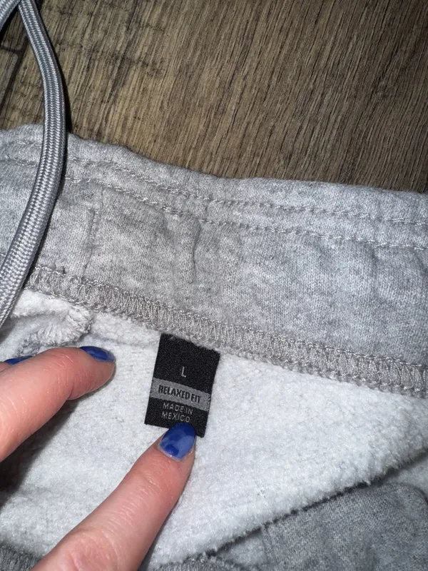 Men’s Carhartt sweatpants - Image 2