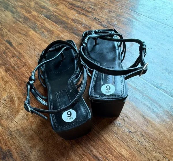 Topshop Black Strappy Block Heel Sandals Size 6 - Image 3