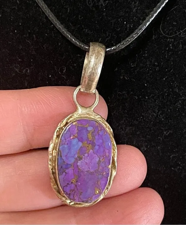 Silver tone with Purple turquoise stone pendant unsigned - Image 2
