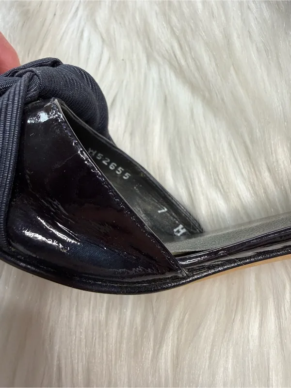 Stuart Weitzman Dark Navy Patent Leather Knotted Bow Heels - Image 5