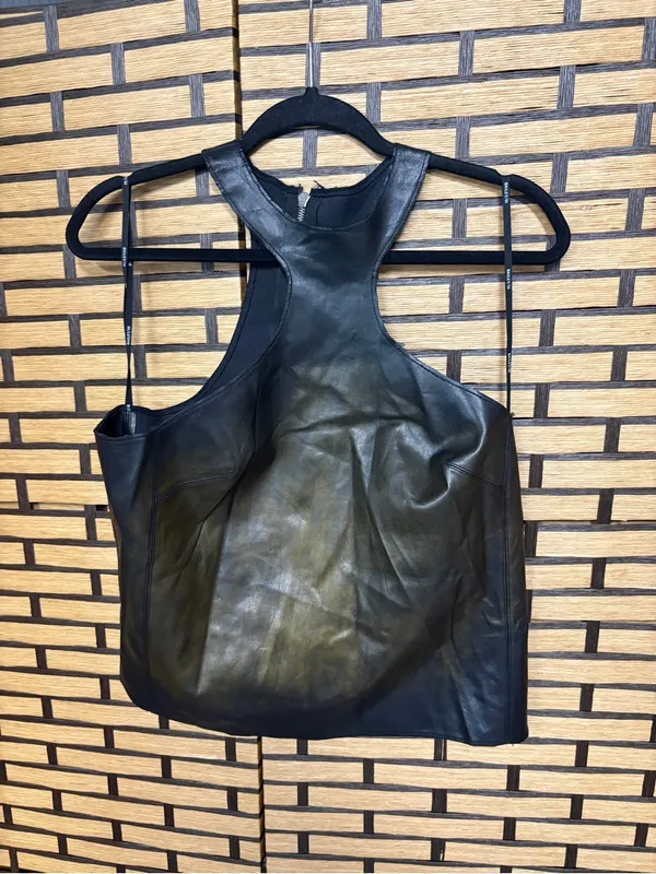 Bailey 44 brown and black faux leather top size large - Image 2