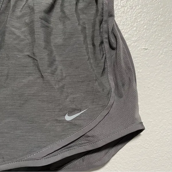 Nike Women's Size XS Dri-FIT Tempo Mid-Rise Brief-Lined Running Shorts Gray - Image 3