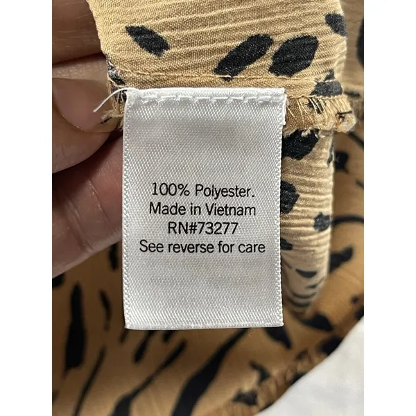 Nine West Women's Top Large Tan Black Tiger Print Short Sleeve Ruffle V-Neck L - Image 6