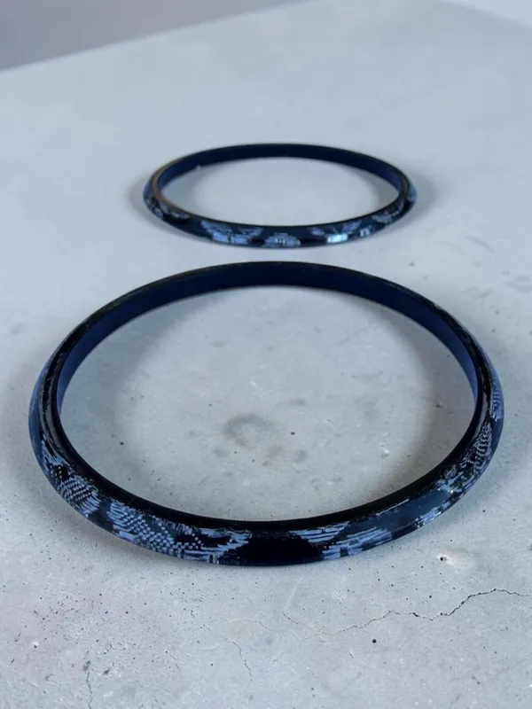 Vintage Black & White Lace Pattern Acrylic Bangle Set 2pc Stackable Bracelets‎ - Image 4