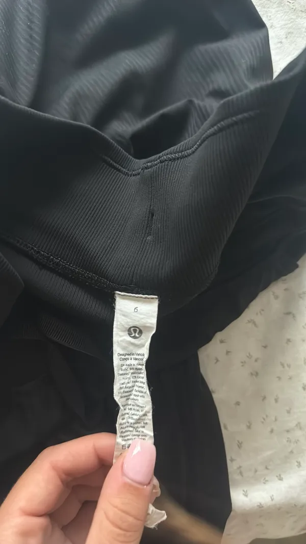 Lululemon Dance Studio Mid-Rise Pants 6 Black - Image 4